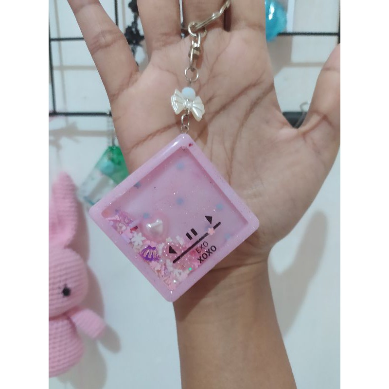 Shaker Charm Gantungan Keychain Resin Kpop Exo