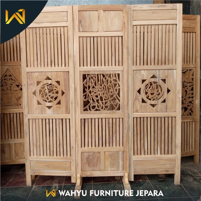 Penyekat Ruangan Pembatas Ruangan Kayu Jati Motif Kaligrafi