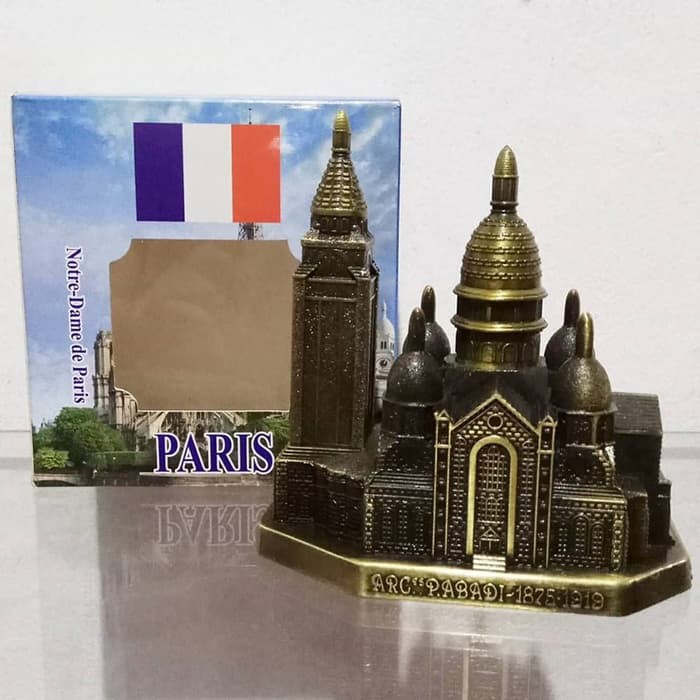 Souvenir Arc Pabadi Paris 12CM / Souvenir Oleh2 Paris Italy 1376