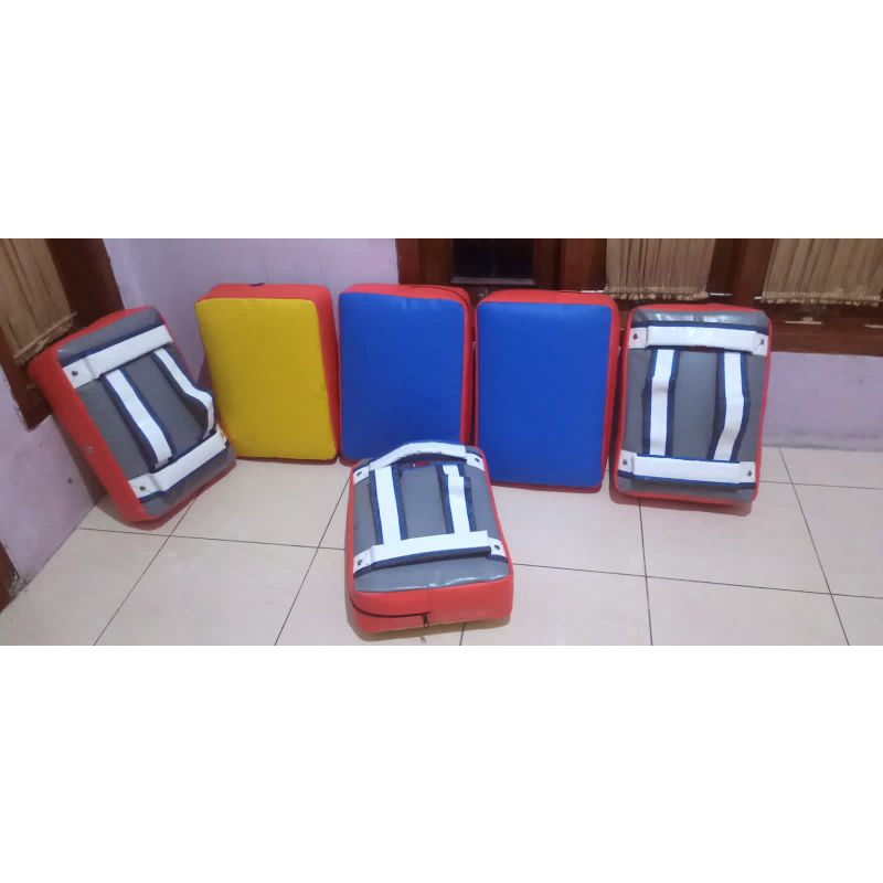 Samsak Paching pad pencak silat / beladiri