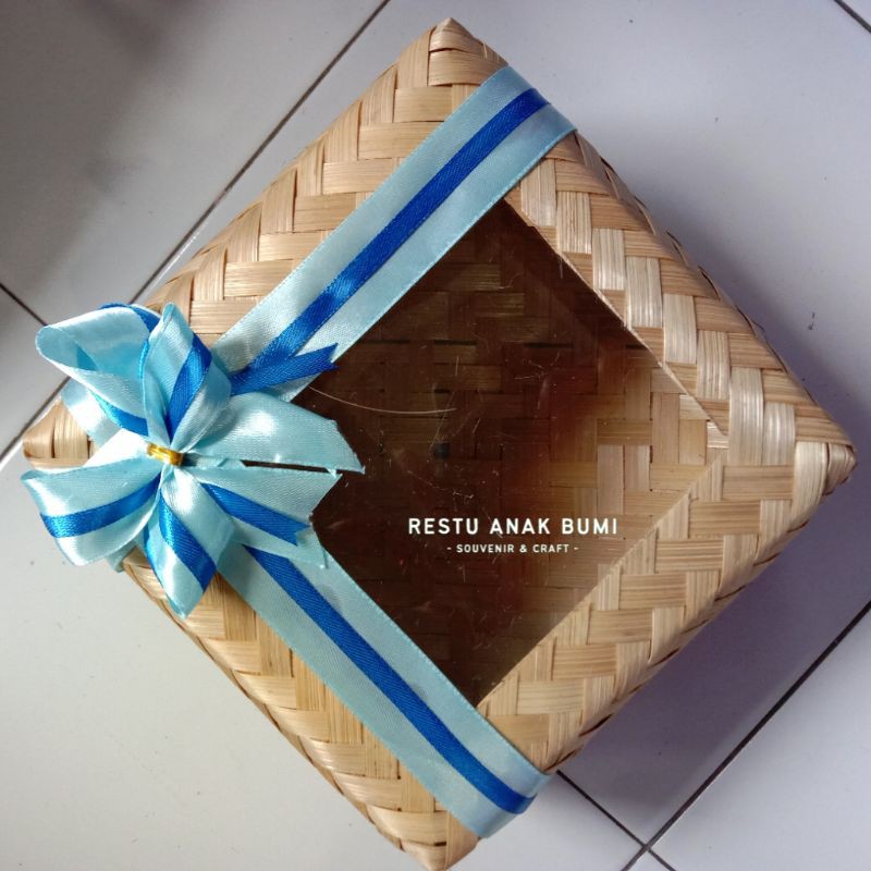 

Besek 18- 20-22-25cm Mika Pita Biru|Hampers|Hantaran|Box|Serahan|Hadiah|Catering|Box Makan|Kotak box tumpeng super quality