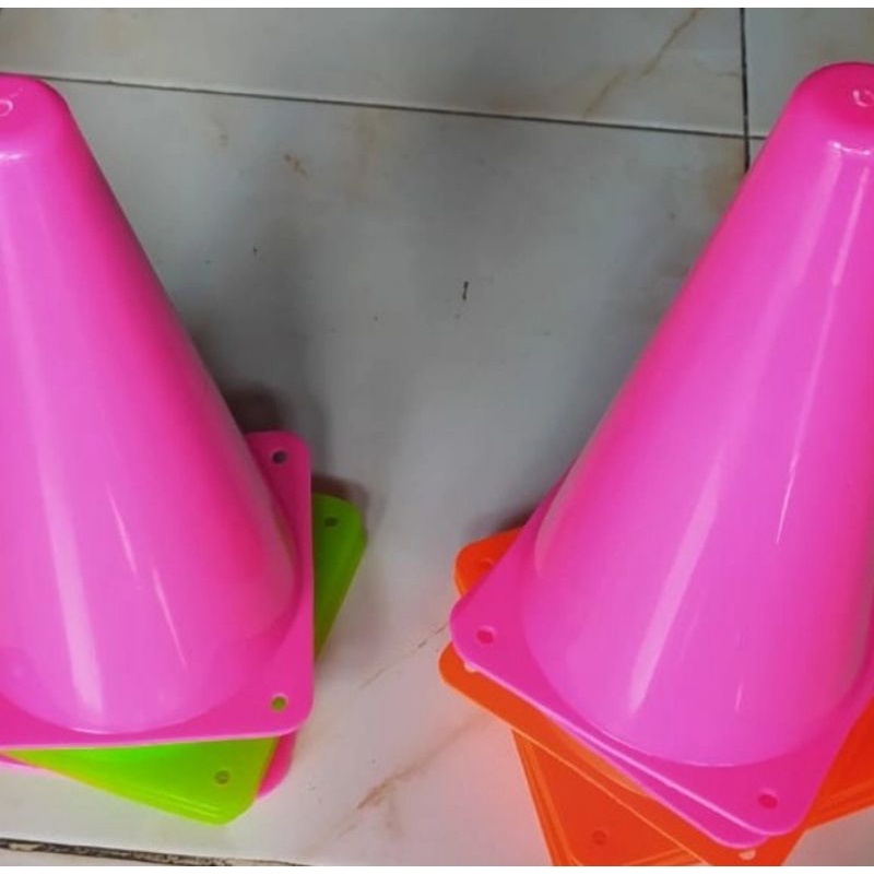 Cone Kerucut Multifungsi Alat latihan Olahraga