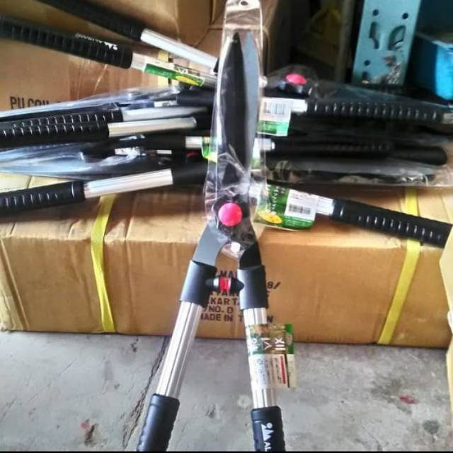 Gunting rumput alisan made jepang