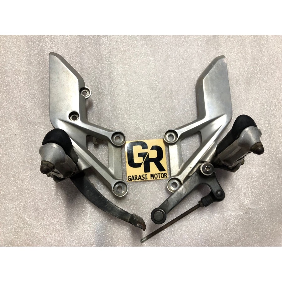 footstep cbr 250 r cbr250r cbu bekas original honda