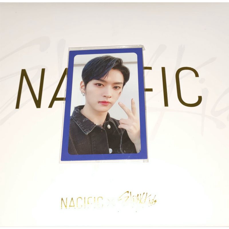 (BOOKED) [STRAY KIDS] BLUE BORDER LEVANTER LEE KNOW