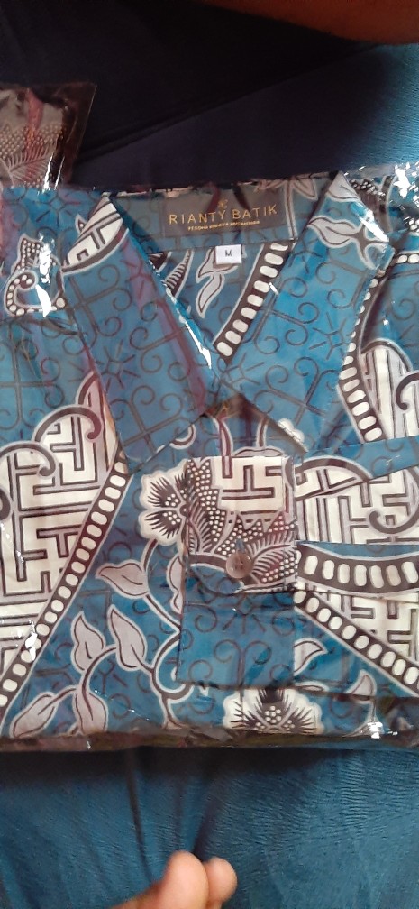 Kemeja Batik Pria Lengan Panjang Rianty Delo