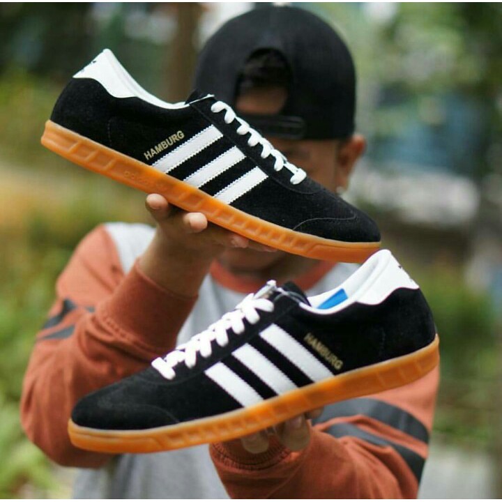 Sepatu Adidas Hamburg Black White Hitam Putih Sneakers Sekolah kerja Kuliah Kado hadiah Pacar Cowok