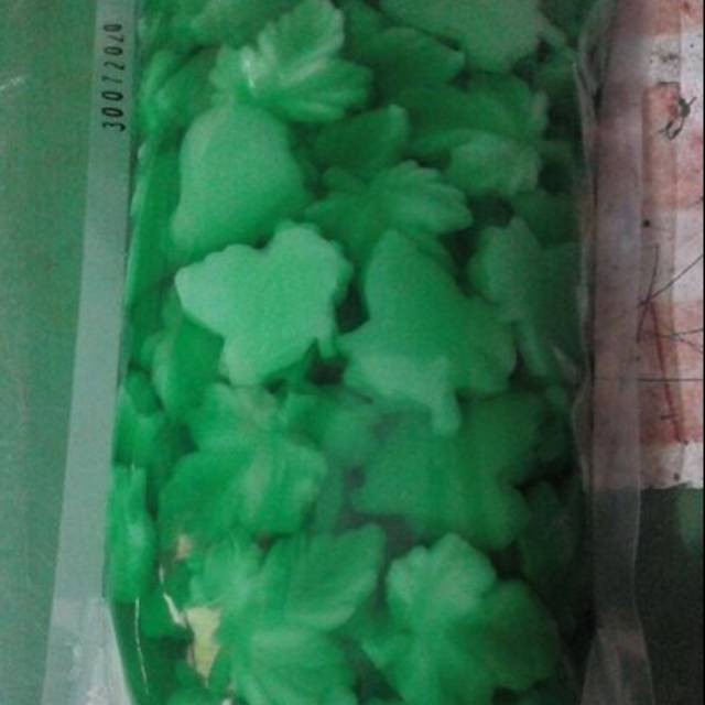 

Jelly motif daun besar dan kecil