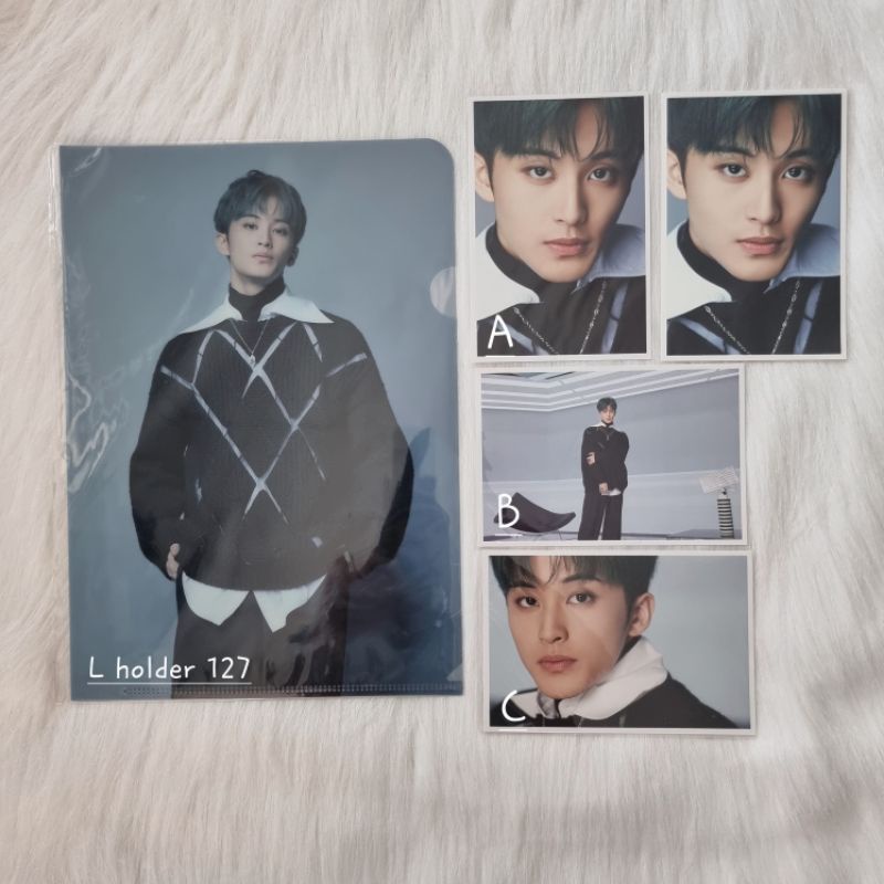 NCT Mark Dfesta Postcard L Holder
