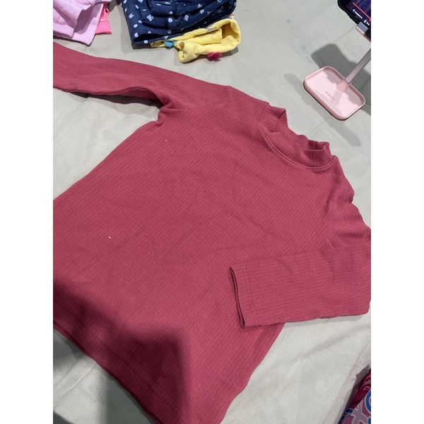 uniqlo longsleeve