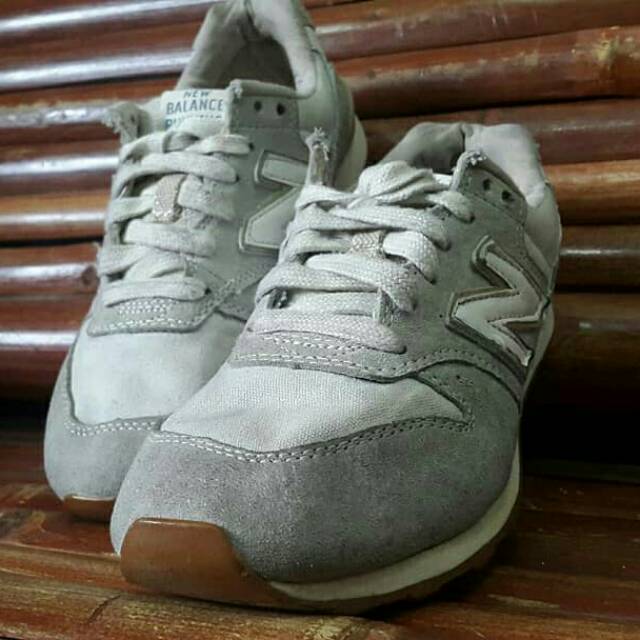 New Balance 996