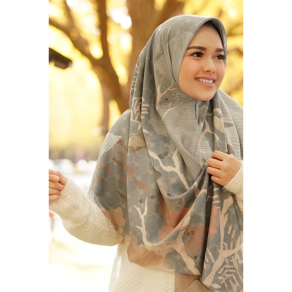 Ginkgo Square XL in Pistachio Voal