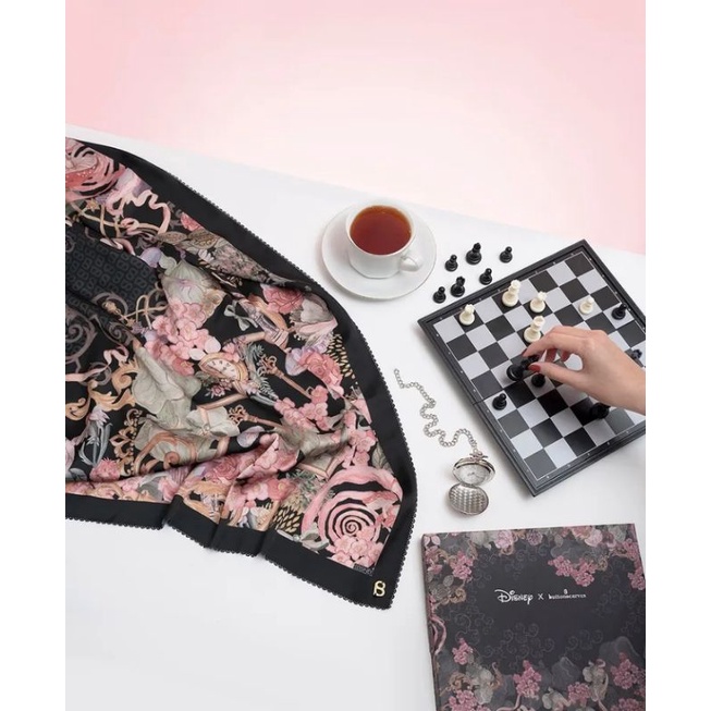 Alice in Wonderland series buttonscarves x disney