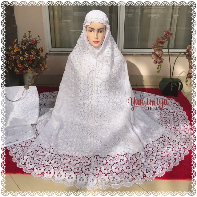 MUKENA PRADA JASMIN SUPER MEWAH VARIANN PUTIH KOMBINASI RENDA PRADA DAN SWATOVSKY