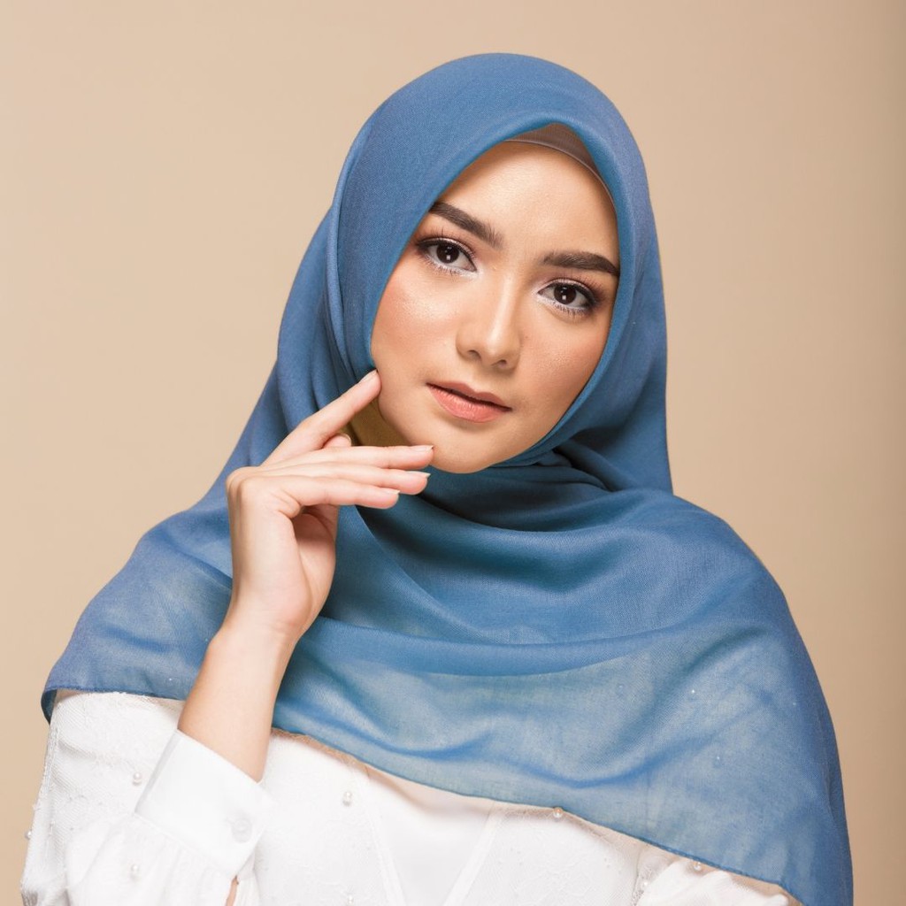 elzatta Jilbab Segi Empat Keisha Sadia Basic 2-513 - Biru Gelap