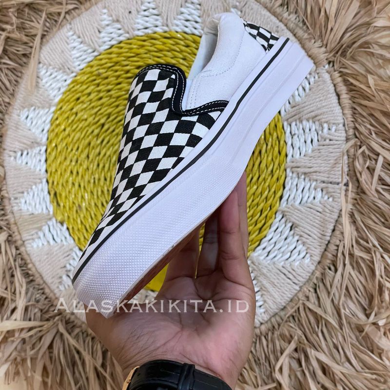 SEPATU VANS SLIP ON CHECKERBOARD CLASSIC SEPATU VANS CATUR PRIA WANITA SEPATU VANS SLOP CLASSIC