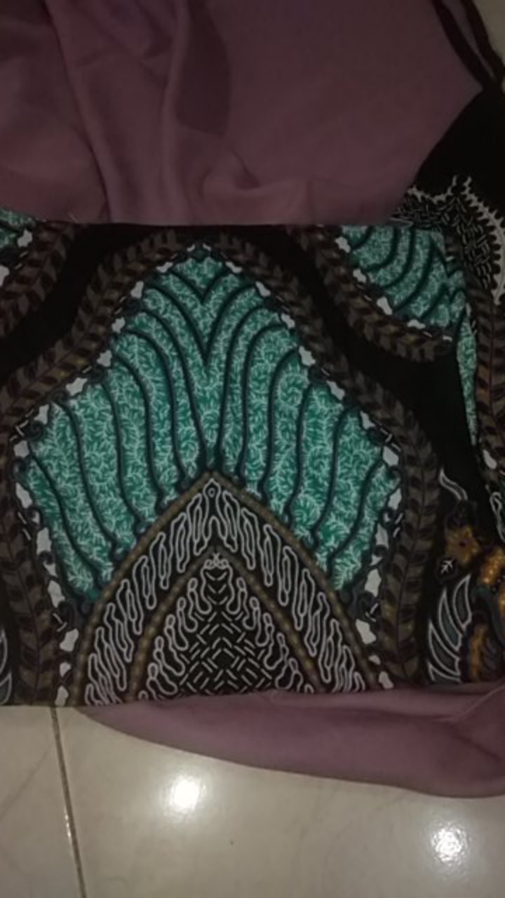 Batik Couple Pria Wanita Motif Madu