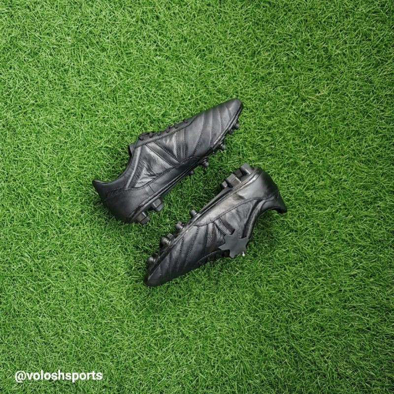 Sepatu Bola Volosh Zege Black Out.