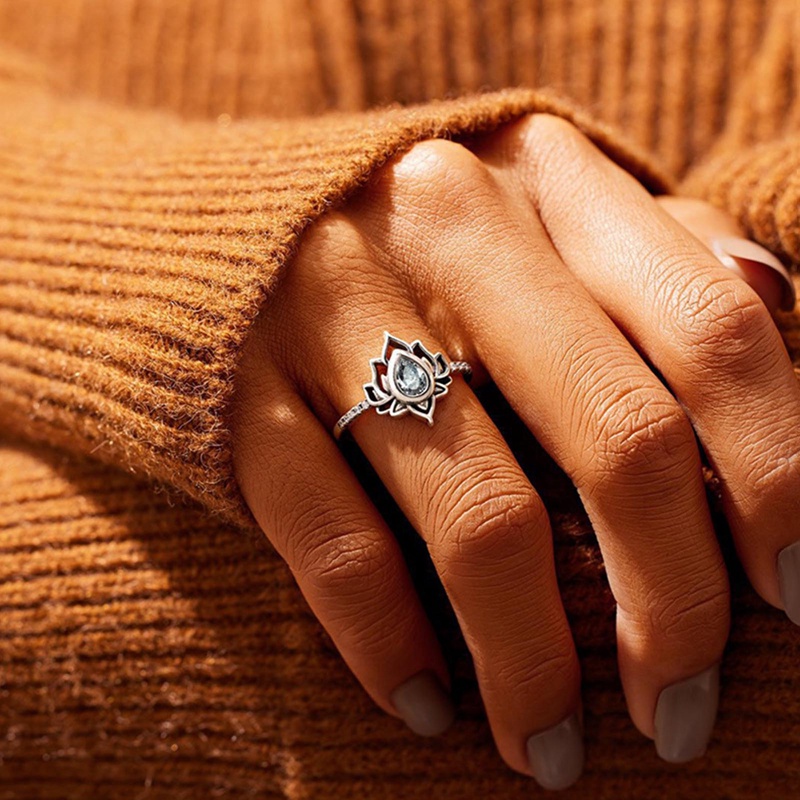 Cincin Berlian Imitasi Bentuk Bunga Teratai Warna Biru Laut Putih Gaya Boho Vintage Untuk Wanita