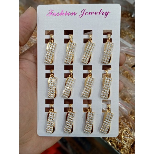 C-990.LIONTIN Xuping wanita berlapis emas dengan mata zircon.