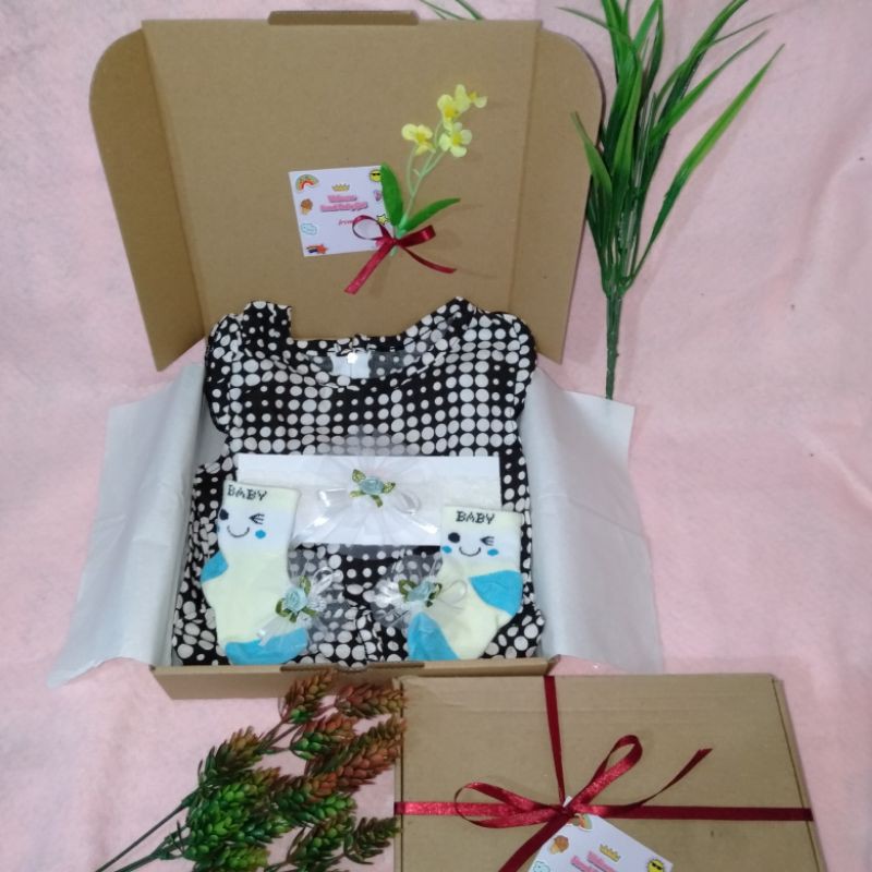 hampers baby kado bayi gift set bayi perempuan jumpsuit circo gymboree kado bayi perempuan