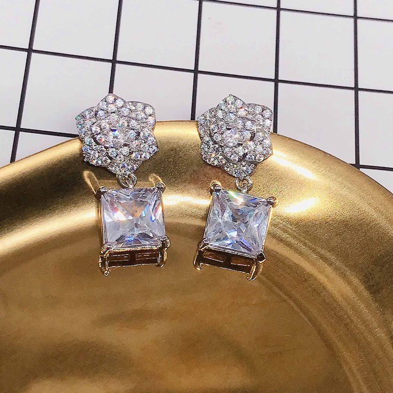 Fancyqube Anting Drop Cubic Zirconia Aaa Bentuk Bunga Mawar Persegi Warna Putih Untuk Wanita