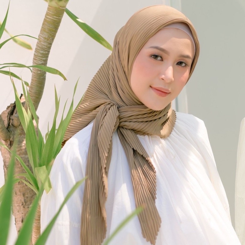 SEGI EMPAT PLISKET HIJAB PLISKET