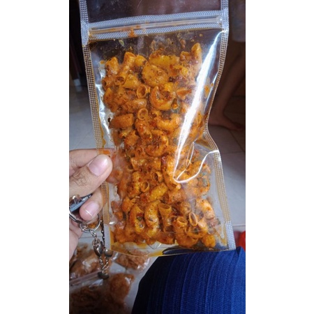 

Macaroni hot daun jeruk 50grm /enak ,gurih,murah,renyah
