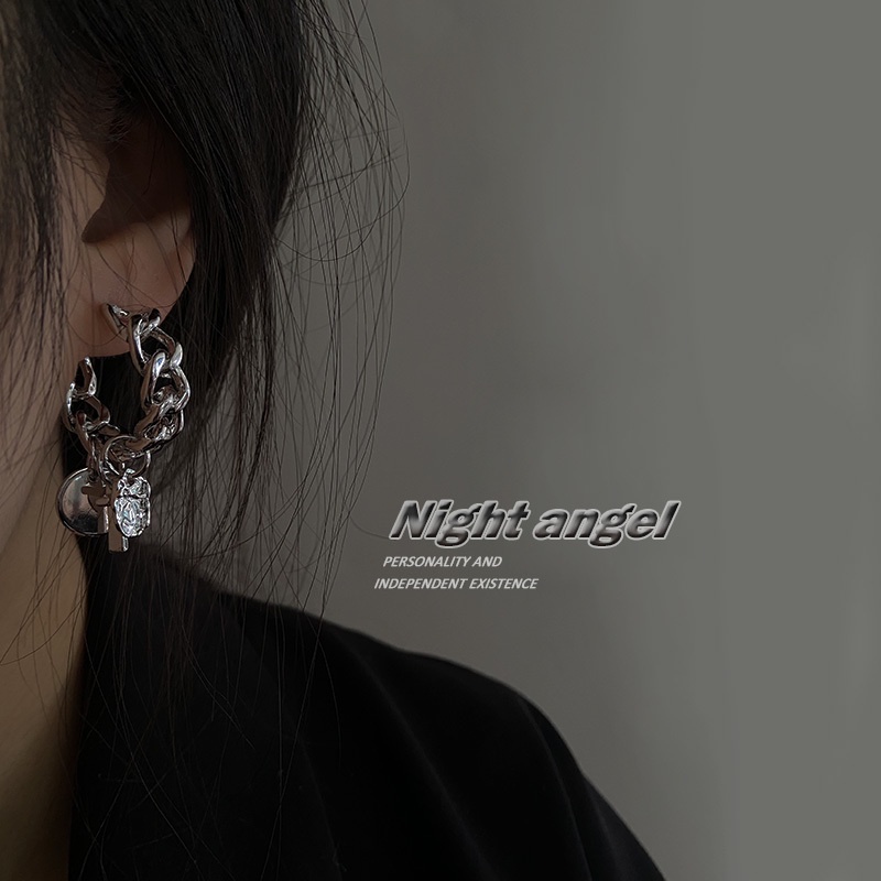 Anting Bentuk C Bahan metal Gaya simple