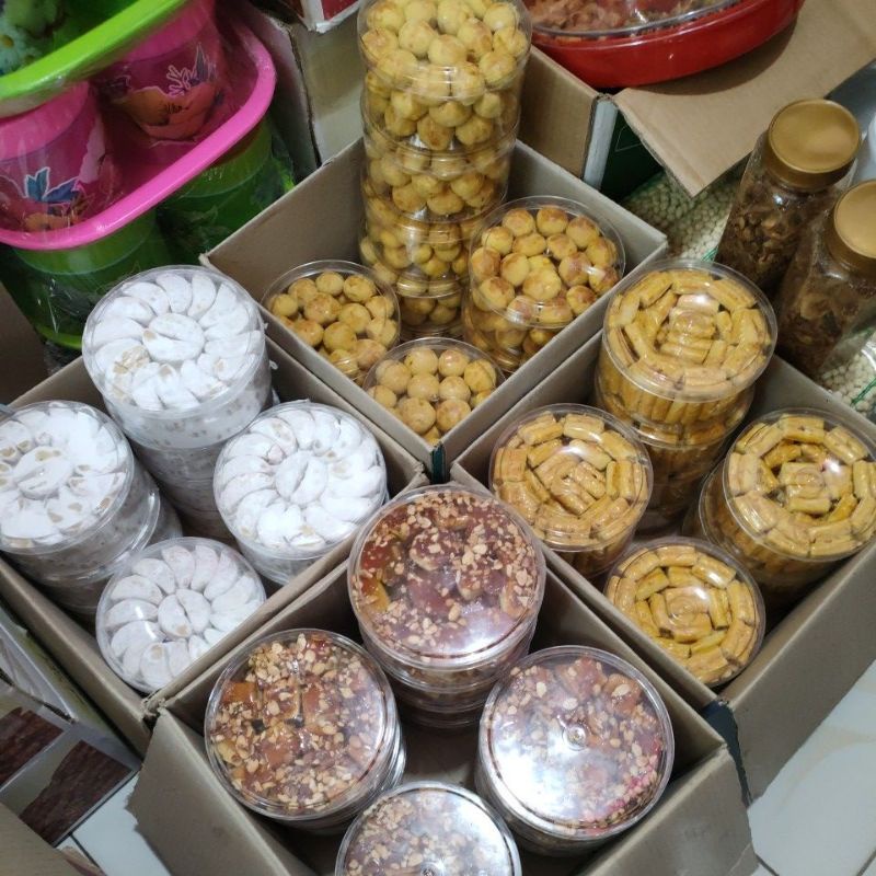 

PAKET KUE KERING/ PAKET KUE LEBARAN 500 gr