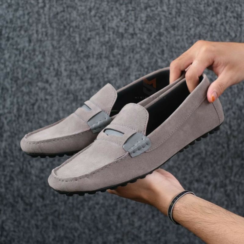 MNG KMTS Sepatu Casual Pria Slip On Kulit Suede Loafers Santai Kasual Main Kondangan Selop Kerja Trendi