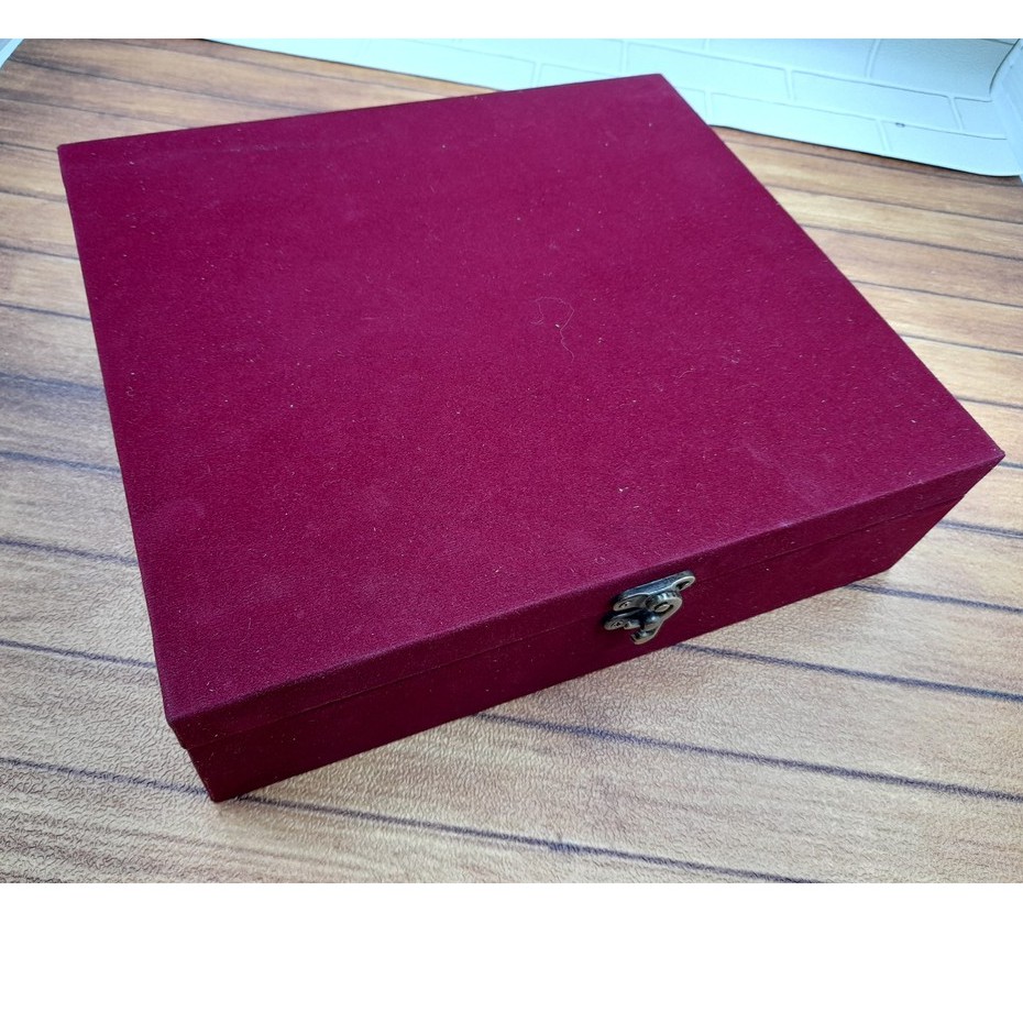 

Box Plakat/Kotak Plakat/Kotak Bludru Besar/Kotak Lux Souvenir