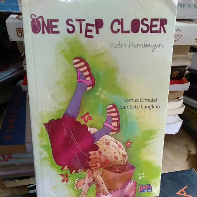 

Buku One Step Closer putri pambayun