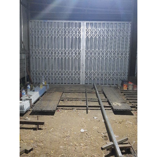 pintu harmonika/folding gate