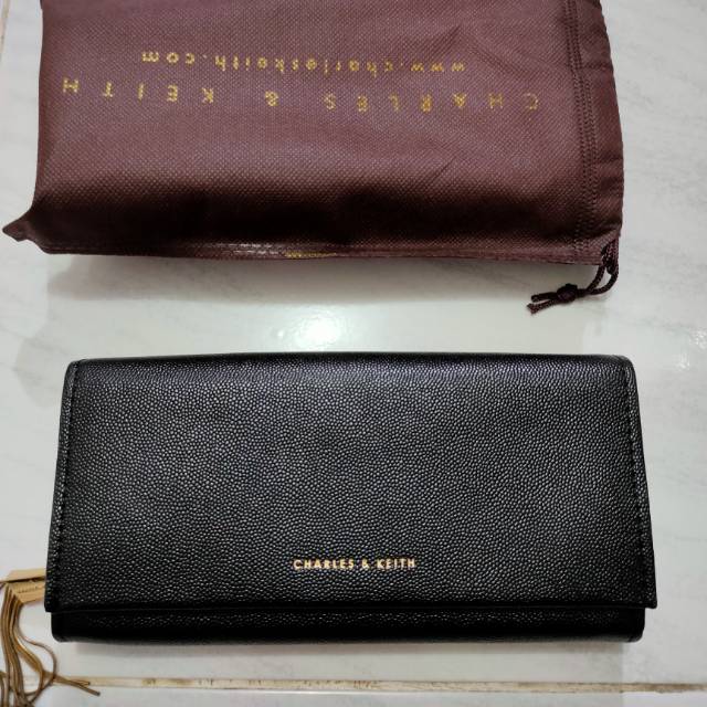 Dompet charles and keith