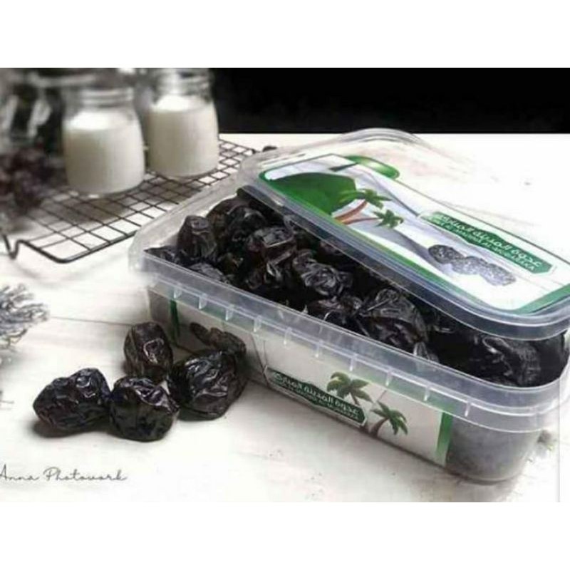 

KURMA AJWA MADINAH PREMIUM