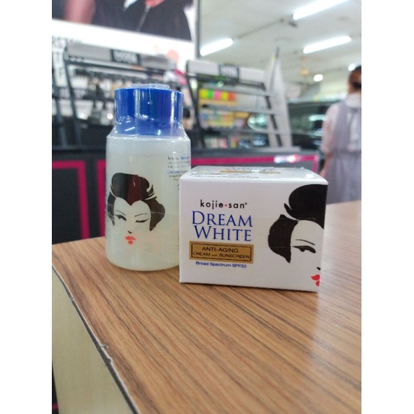 Kojie San Dream White Anti Aging Day Cream Spf30