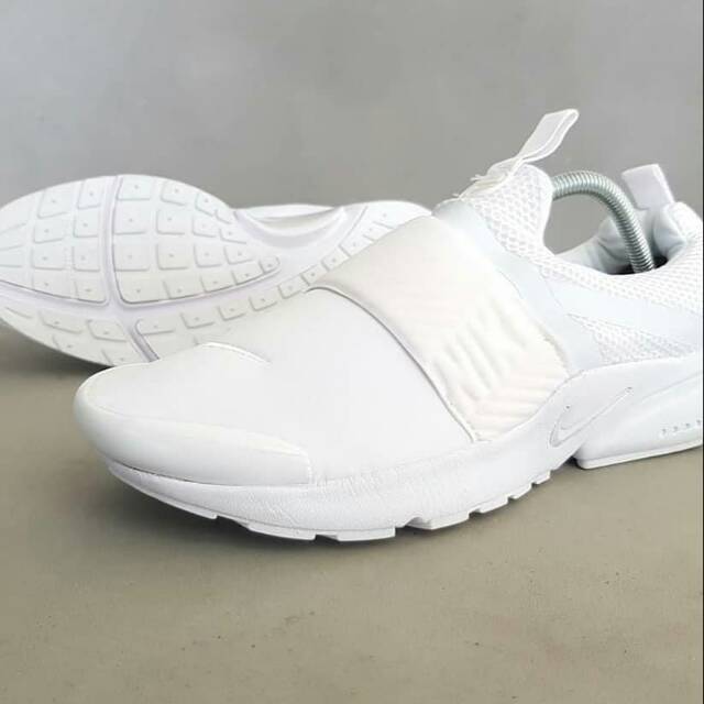 NIKE presto slip on