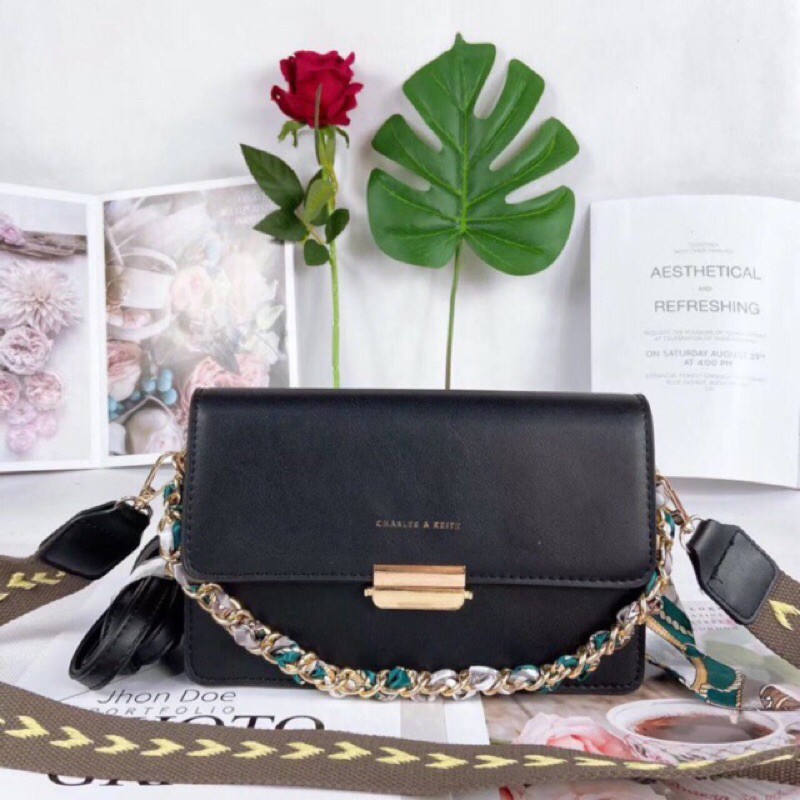 Tas selempang Charles & Keith Import