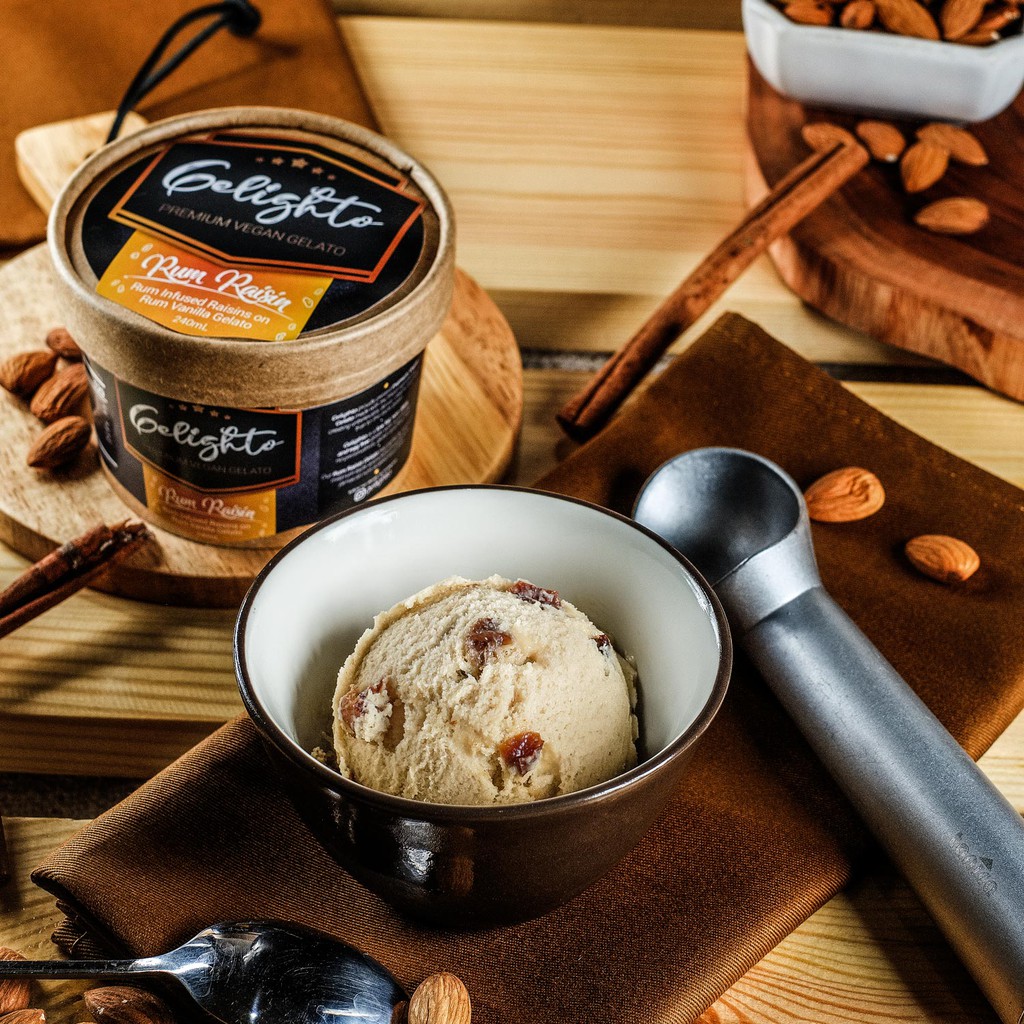 

GELIGHTO - RUM RAISIN - Rum Infused Raisin on Rum Vanilla Gelato
