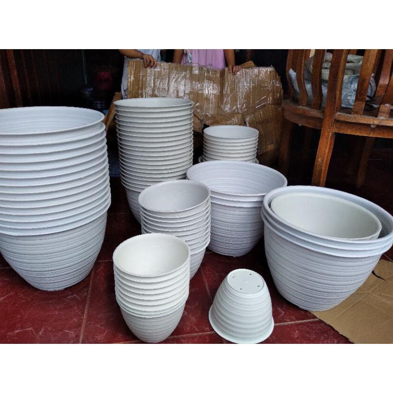 POT TAWON UKURAN 24 - POT TANAMAN BUNGA - POT PUTIH BESAR