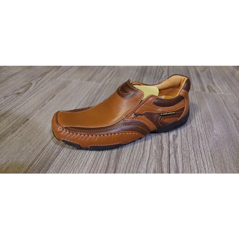 Sepatu Kangaroo