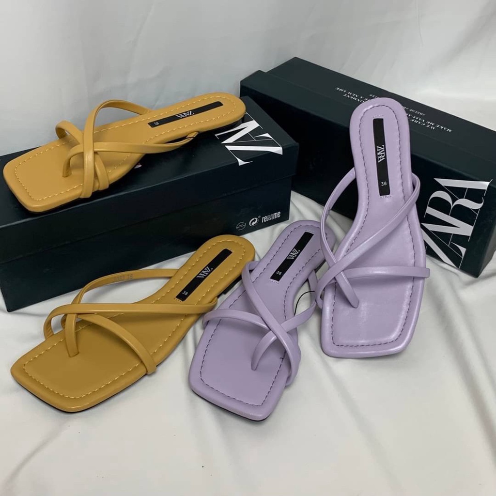Zara FLAT STRAPPY SANDALS 358