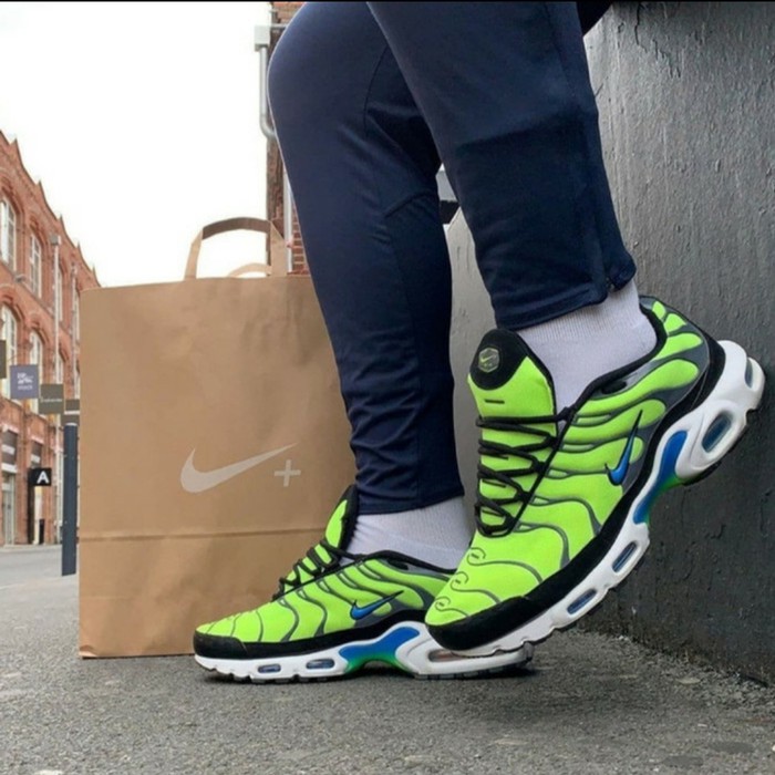 air max plus scream green