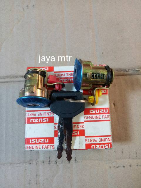 Kunci pintu / door key set isuzu panther