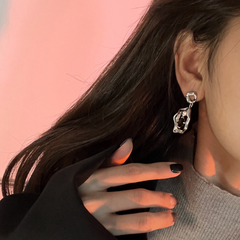 Anting Tusuk Model Harajuku Dengan Permata Hitam Untuk Wanita