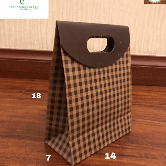 

Paperbag Pembelian min 20pcs/ kelipatan 20pcs Paperbag Tutup S 14x7x18 Motif Tas Kertas Goodie Bag Shopping Souvenir