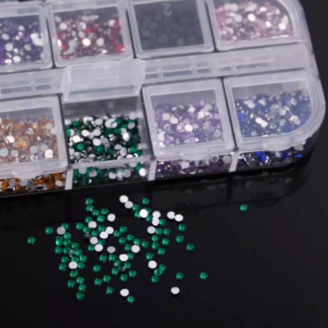 Rhinestone set 12 warna / dekorasi nail art / 3600pcs uk 1.5mm