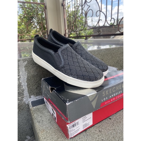 Sepatu Skechers Street Slip On