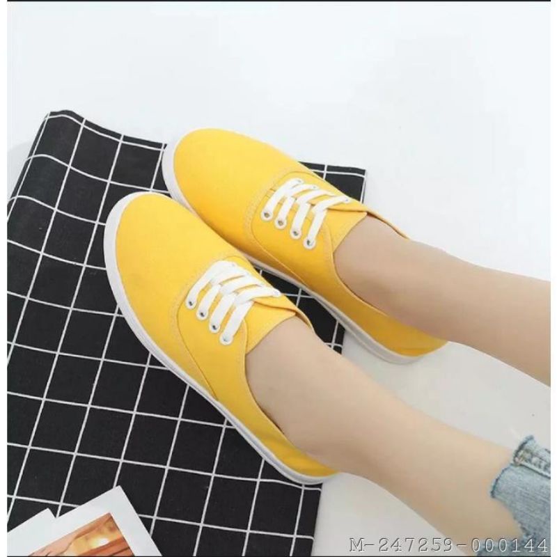 SEPATU WANITA SLIP ON TALI KANVAS VELI-080